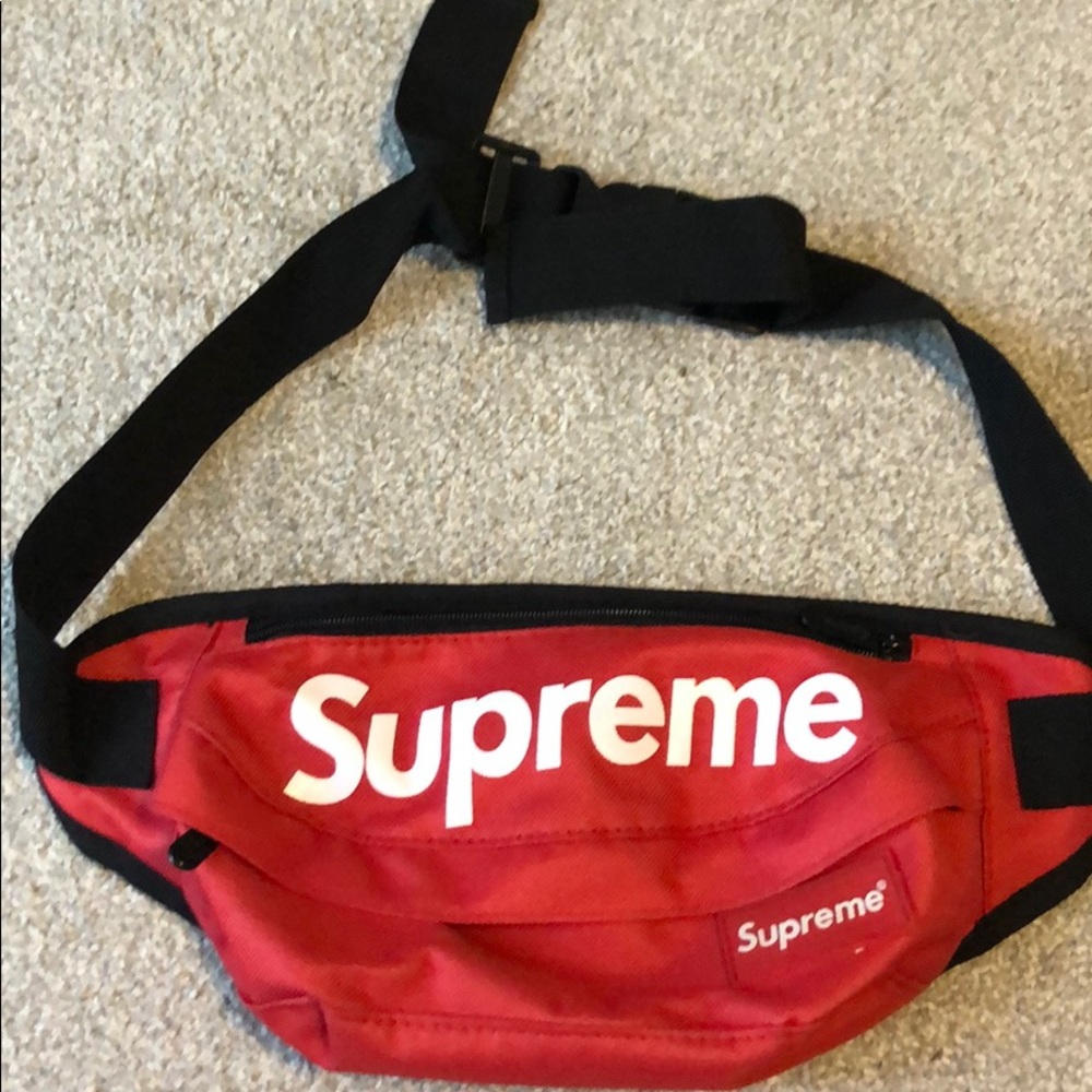 Supreme famny pack